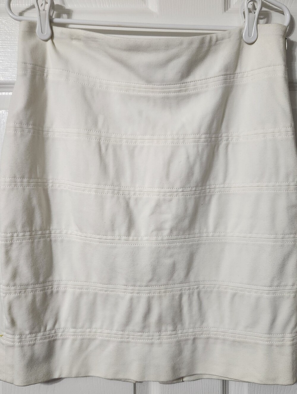 White House Black Market Cream Pencil Skirt, Size 10